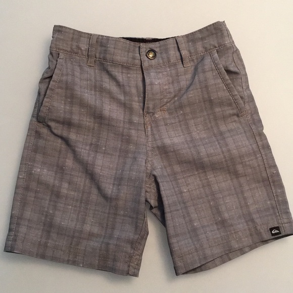 Quiksilver Other - Quiksilver hybrid board shorts